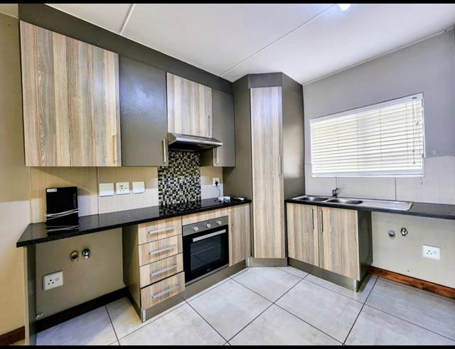 2 BEDROOM TOWNHOUSE FOR SALE IN MONTANA